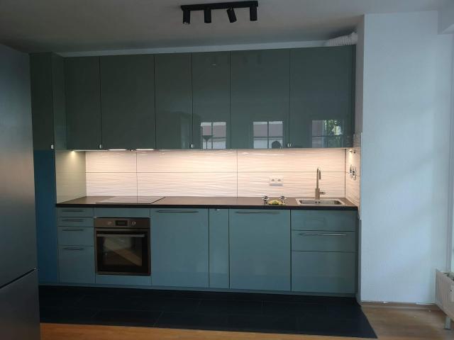 Temporary Living: Furnished 2 Room Apartment on the River Main – Frankfurt, Frankfurt Amsterdam Apartments for Rent