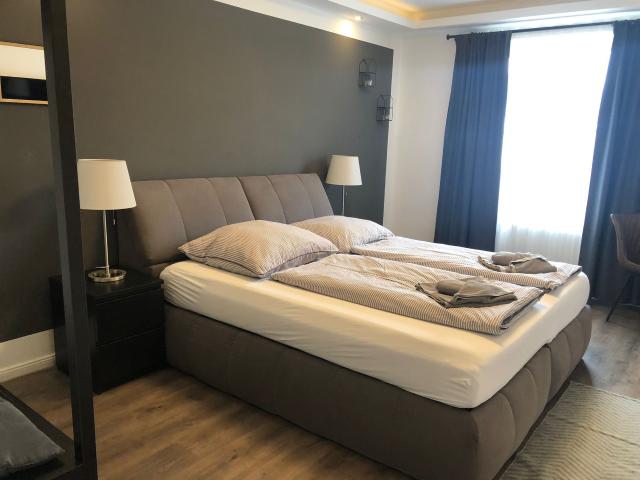 Temporary living in the beautiful Apartment ONE in Bremerhaven for up to 5 persons