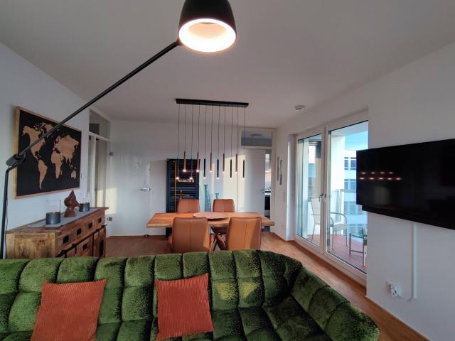 Temporary Luxury – stylishly furnished apartment with cathedral and Rhine views in a prime location at the Winterhafen Mainz, Mainz Amsterdam Apartments for Rent