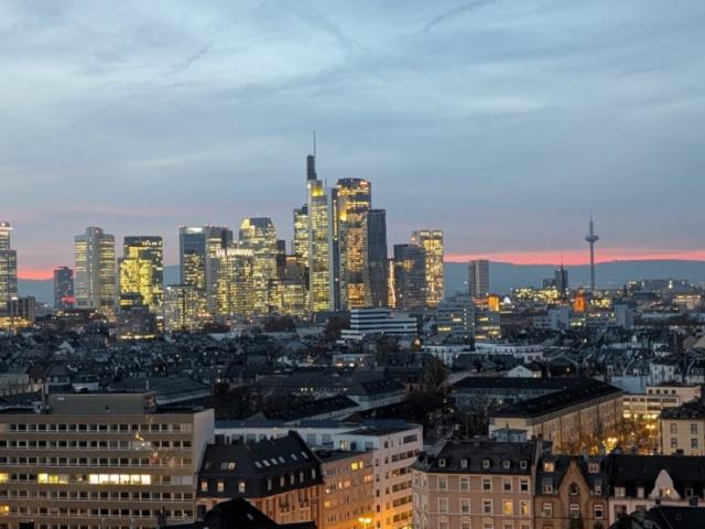 TEMPORARY SUBLET available in Frankfurt Sachsenhausen for November Till Feb 2027 negotiable one month or two months also