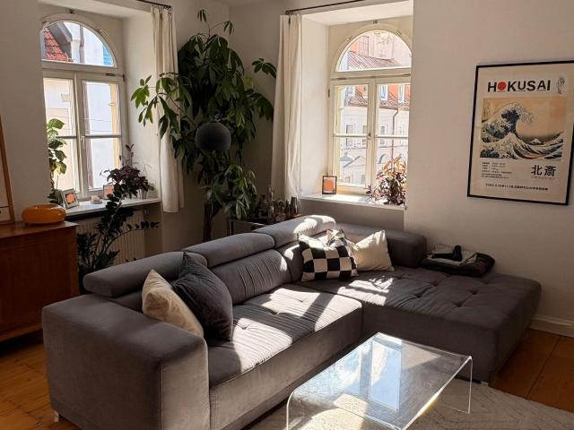 Temporary Rental | 3 room old building apartment with balcony | 01.12.26 – 28.02.27 | Schwanthalerhöhe