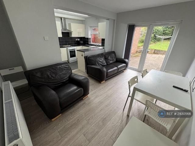 Templar Avenue, Coventry, CV4 4 bed terraced house to rent £2,250 pcm £519 pw