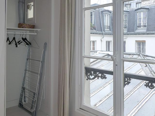 Temple 1bdrm furnished apartment, Paris Amsterdam Apartments for Rent