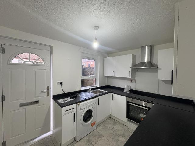 Temple Court, Cambridge, CB4 2 bed semi detached house to rent £1,320 pcm £305 pw