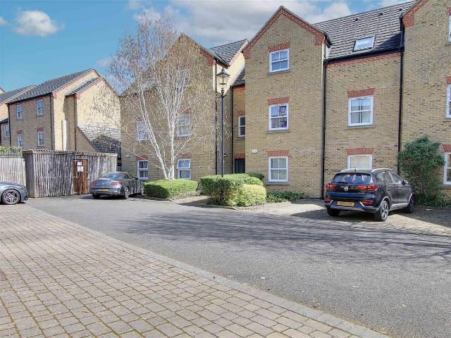 Temple Close, Huntingdon PE29, 2 bed flat to rent, £995 pcm | PrimeLocation