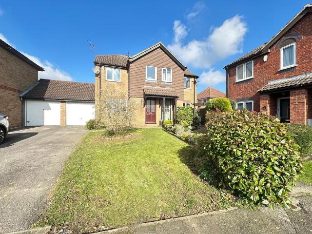 Temple Close, Luton, Bedfordshire LU2, 3 bed semi detached house to rent, £1,650 pcm | PrimeLocation