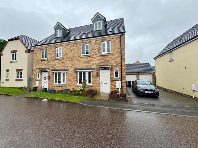 Temple Crescent, Oxley Park 4 bed townhouse to rent £1,949 pcm £450 pw