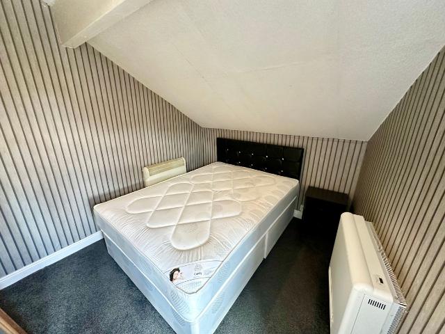 Temple Crescent, Leeds LS11, 1 bed flat to rent, £700 pcm | PrimeLocation