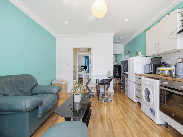 Temple Avenue, Dagenham RM8, 1 bed flat to rent, £1,750 pcm | PrimeLocation