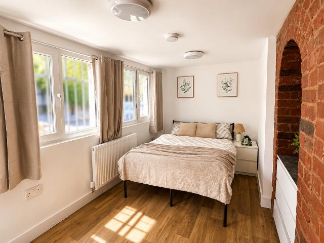 Temple Bar, Willenhall WV13, Studio to rent, £1,040 pcm | PrimeLocation