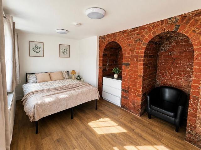 Temple Bar, Willenhall WV13, Studio to rent, £1,127 pcm | PrimeLocation