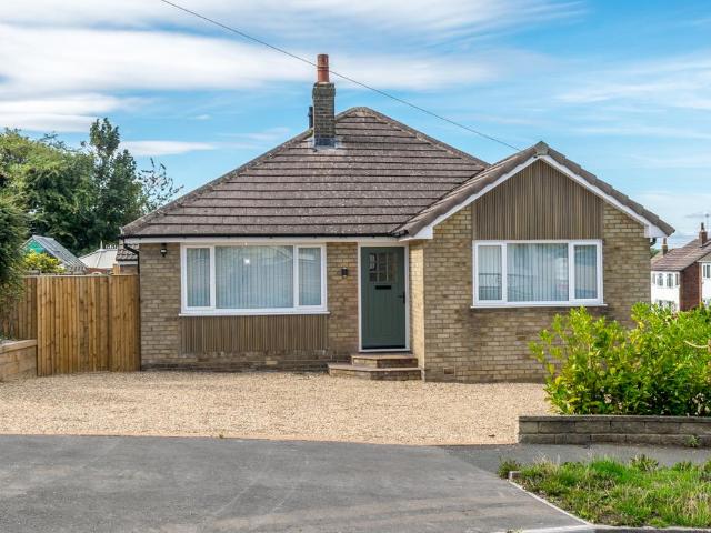 Templegate Avenue, LEEDS, LS15 0HD 3 bed bungalow to rent £1,895 pcm £437 pw