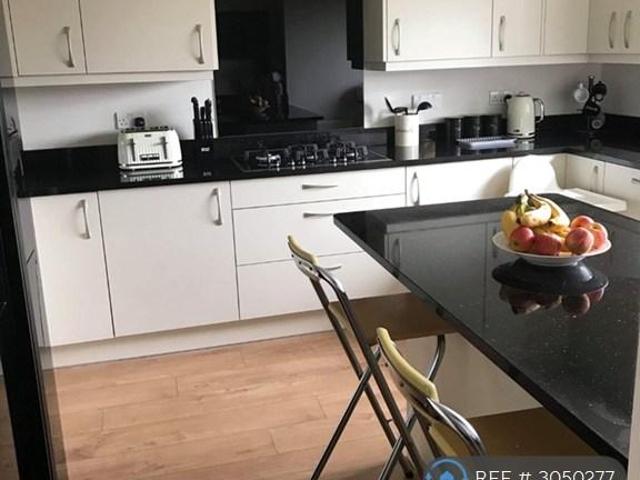 Temple Gardens, Sittingbourne, ME10 3 bed terraced house to rent £1,550 pcm £358 pw