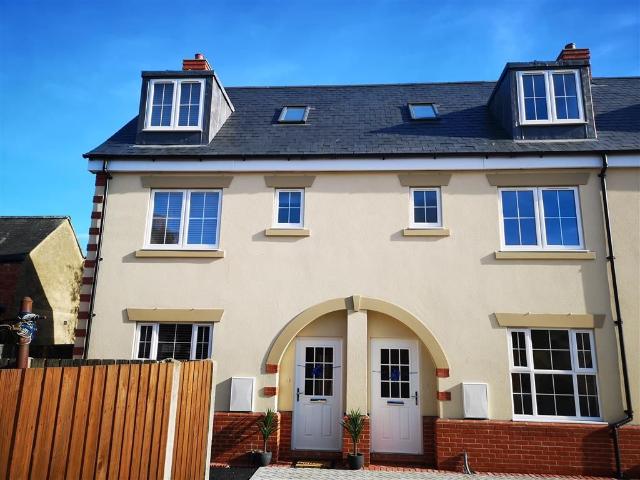Temple Street, Rugby, Rugby CV21, 3 bed property to rent, £1,500 pcm | PrimeLocation