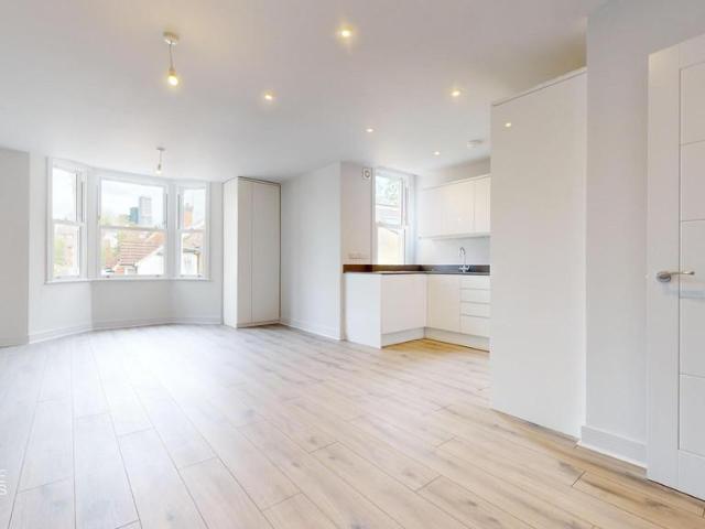 Temple Road, Croydon 3 bed apartment to rent £2,349 pcm £542 pw