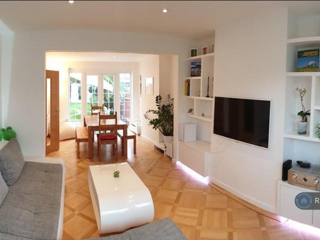 Templecombe Way, Morden, SM4 3 bed terraced house to rent £2,650 pcm £612 pw