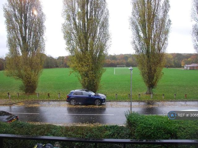 Tempsford Avenue, Borehamwood, WD6 1 bed flat to rent £1,325 pcm £306 pw