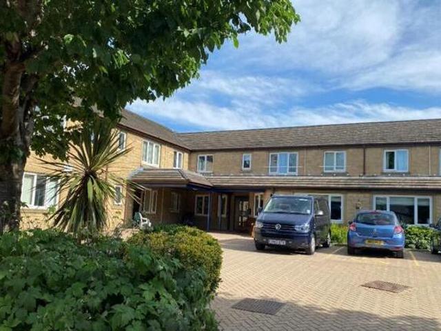 Tentercroft Court, Dewsbury, 1 Bedroom Flat