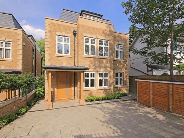Tenterden Close, London, NW4 1TN, United Kingdom | 6 bed house for rent #134899336 | Rentberry