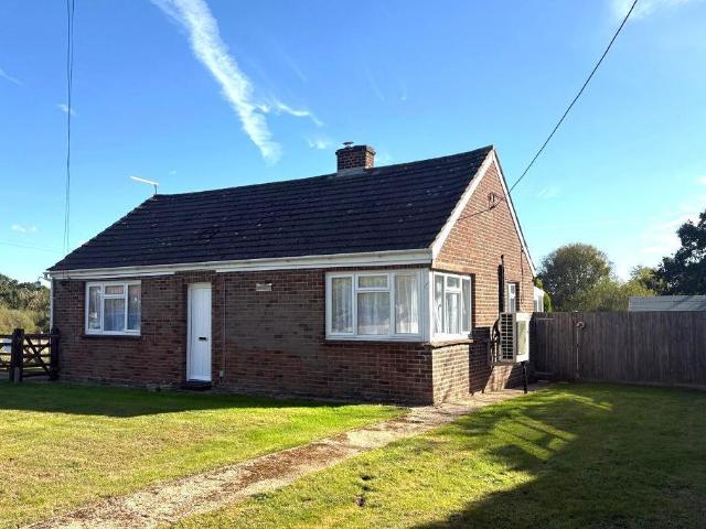 Tenterden Road, Golford, Cranbrook. 2 bed detached house to rent £1,400 pcm £323 pw