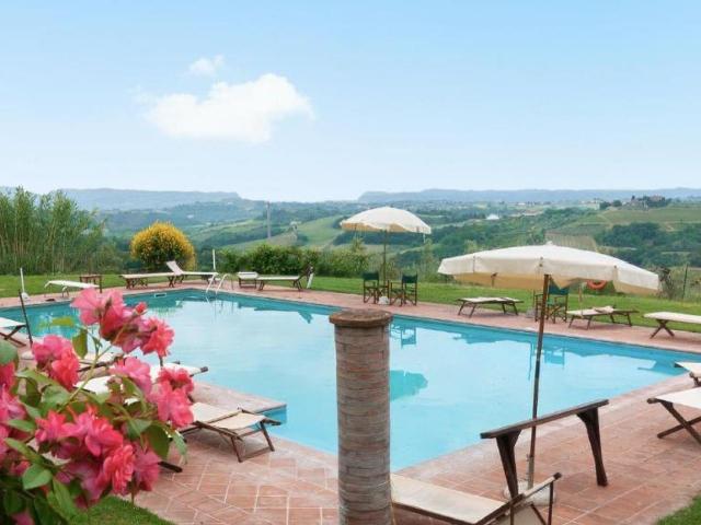 Tenuta Il Cigno con piscina, vigneto e uliveto, Montespertol. m² Montespertoli