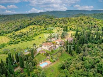 Tenuta Sole Di Primavera 1500m² Arezzo