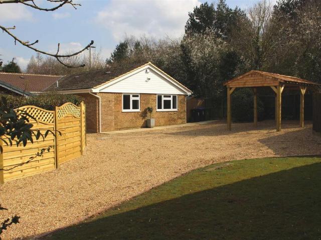 Ten Acre, Golsdworth Park 4 bed detached bungalow to rent £2,450 pcm £565 pw