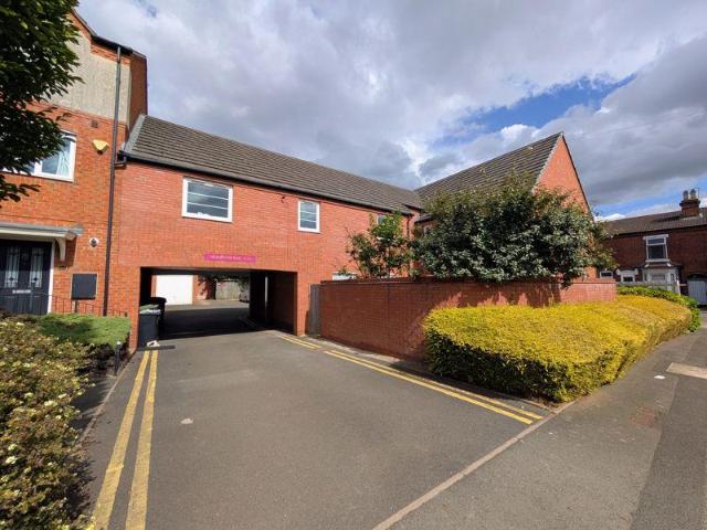 Ten Acre Mews, Stirchley, Birmingham. 2 bed flat to rent £1,100 pcm £254 pw