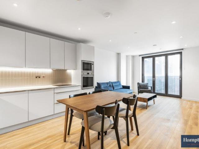 Ten Degrees, Croydon 2 bed apartment to rent £2,560 pcm £591 pw