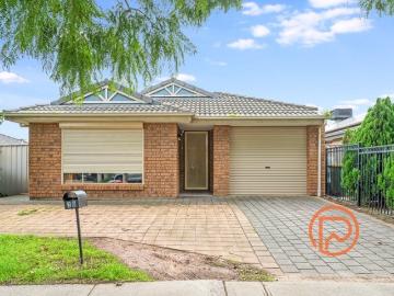 Tenanted & Turn Key Beautiful Family Home in a Prime Northfield Pocket