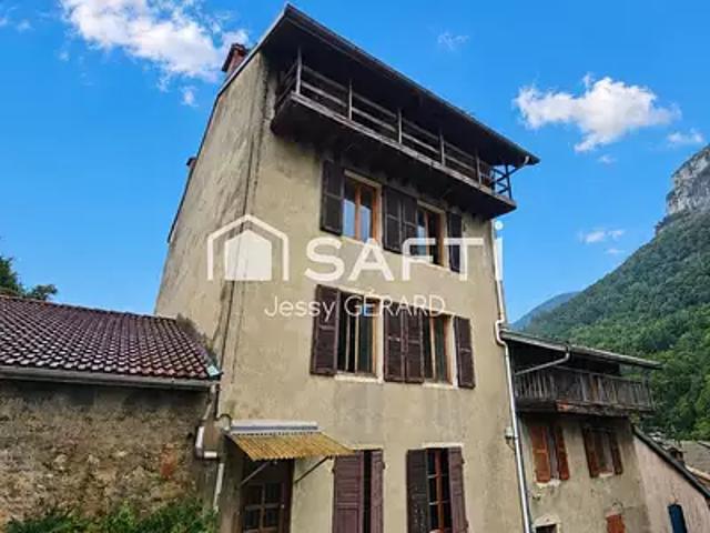 Tenay 01230 Achat / Vente maison 9 pièces t9 terrasse balcon