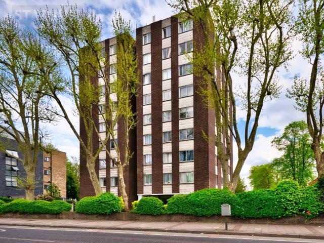 Tenbury Close, Forest Gate, E7 8AX 2 bed flat to rent £1,850 pcm £427 pw