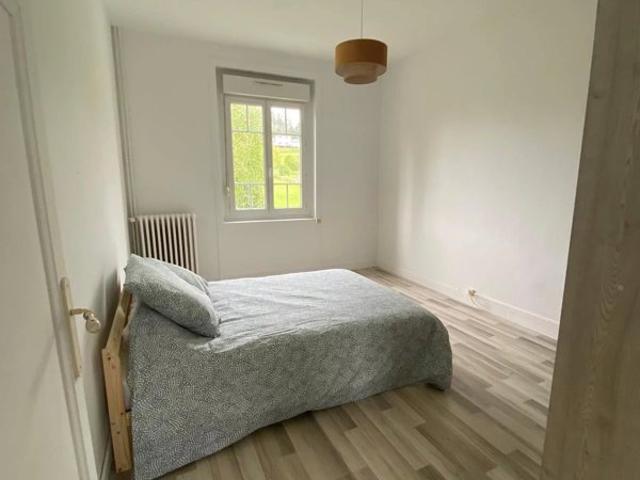 Tence 43190 – T2 traversant 48,77 m² – 1er étage – Libre – Cave – Meublé possible – Exclusivité