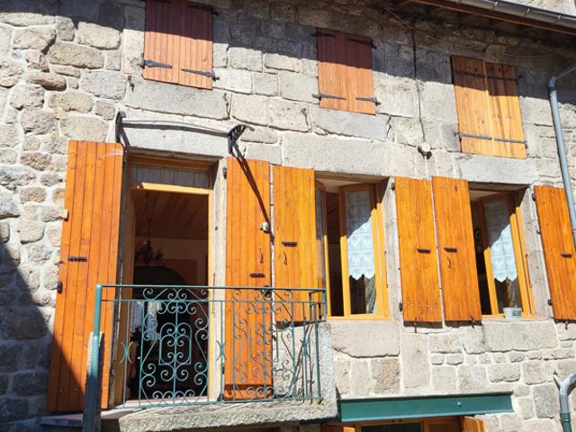 Tence 43190. Charmante maison de ville en pierre de 90m2 s