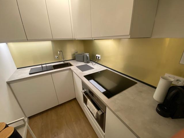 Tenderly refurbished, stylish loft in top location, Dusseldorf Amsterdam Apartments for Rent