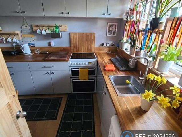 Tendring Court, Hutton, Brentwood, CM13 3 bed maisonette to rent £1,750 pcm £404 pw