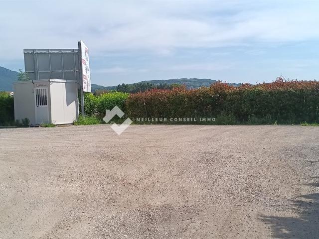 Ténement foncier à usage d'habitation et professionnel 170m² Cessy