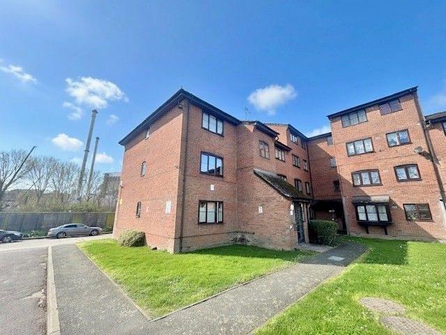 Tenney House, Grays RM17, 2 bed flat to rent, £1,400 pcm | PrimeLocation