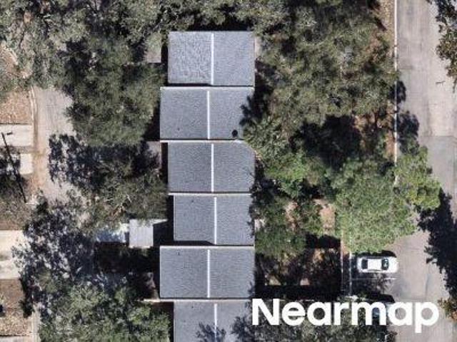 Tennis Court Cir