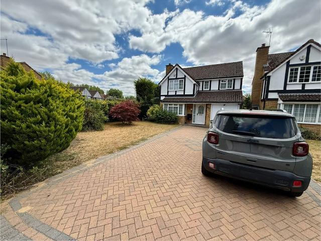Tennyson Avenue, Dunstable LU5, 4 bed property to rent, £2,100 pcm | PrimeLocation