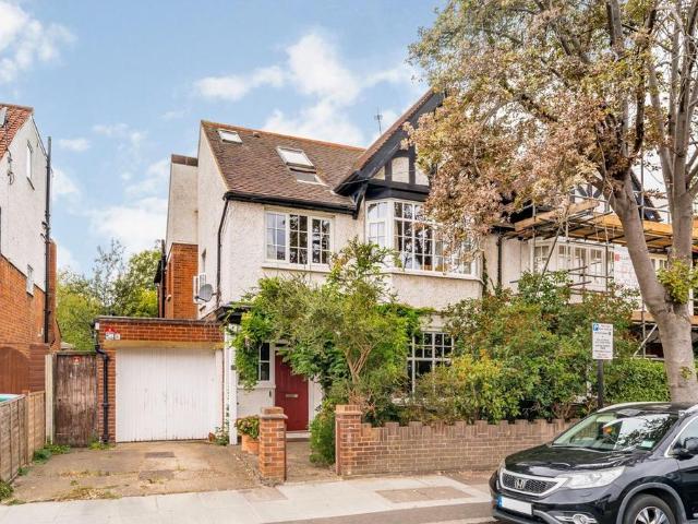 Tennyson Avenue, Twickenham TW1 6 bed semi detached house to rent £4,995 pcm £1,153 pw