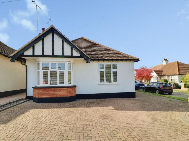 Tennyson Close, Leigh On Sea SS9, 3 bed detached bungalow to rent, £1,650 pcm | PrimeLocation