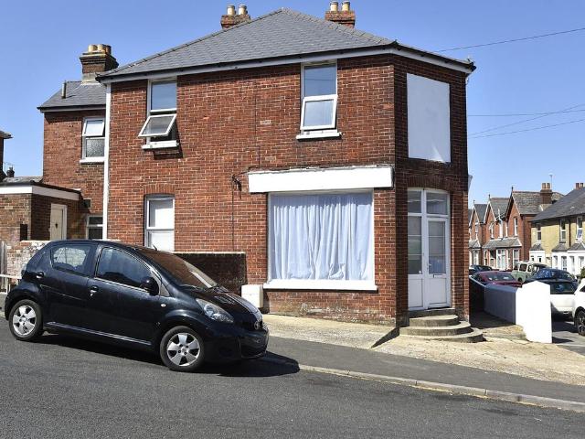 Tennyson Road, Cowes PO31, 3 bed property to rent, £1,100 pcm | PrimeLocation