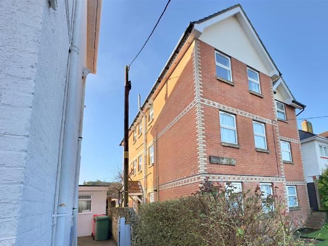 Tennyson Road, Freshwater PO40, 2 bed flat to rent, £825 pcm | PrimeLocation