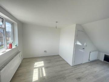 Tennyson Road, Hounslow 3 bed maisonette to rent £1,900 pcm £438 pw