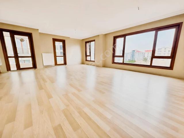 Tenor | Çankaya Gop Sınırı Köroğlu 2 Banyo 2+1 Manzaralı Boş!