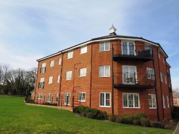 Tenor Close, Buckingham MK18, 2 bed flat to rent, £1,400 pcm | PrimeLocation