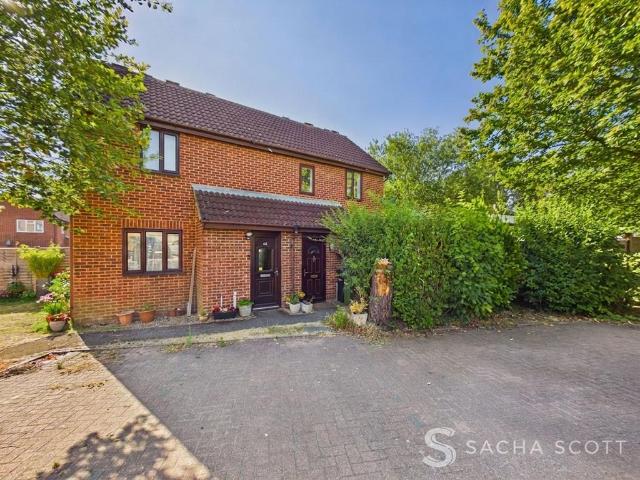Teazlewood Park, Leatherhead, KT22 2 bed terraced house to rent £1,700 pcm £392 pw