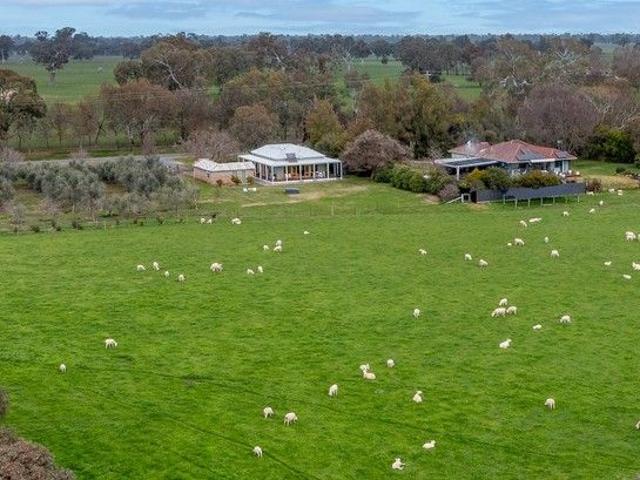 'Tea Garden Creek Farm' & 'Tea Garden Creek Cottage' 2269 2271 Snow Road, Markwood