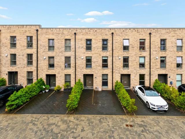 Teacher Court, Jordanhill, Glasgow 4 bed terraced house to rent £2,750 pcm £635 pw